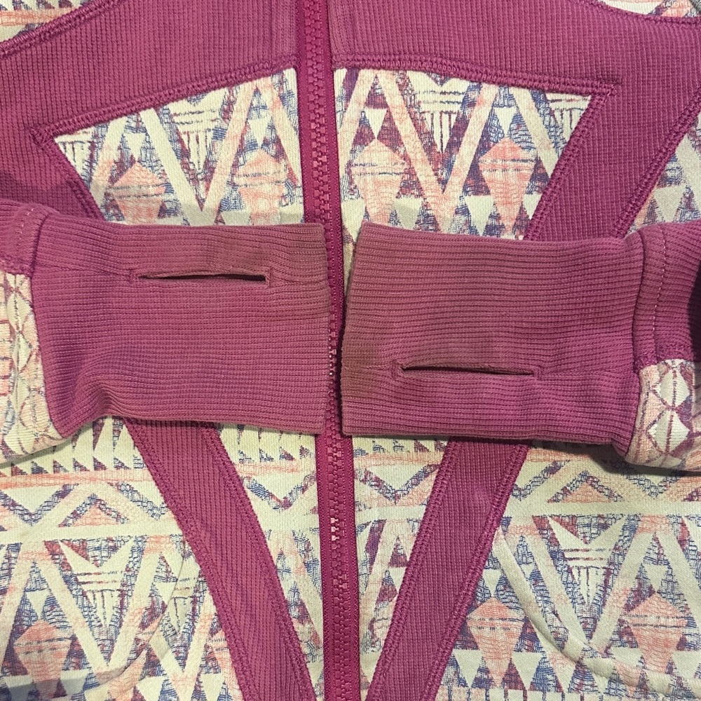 IVIVVA by Lululemon Purple/Pink and Blue Patterned Kids Hoodie - Picture 4 of 7